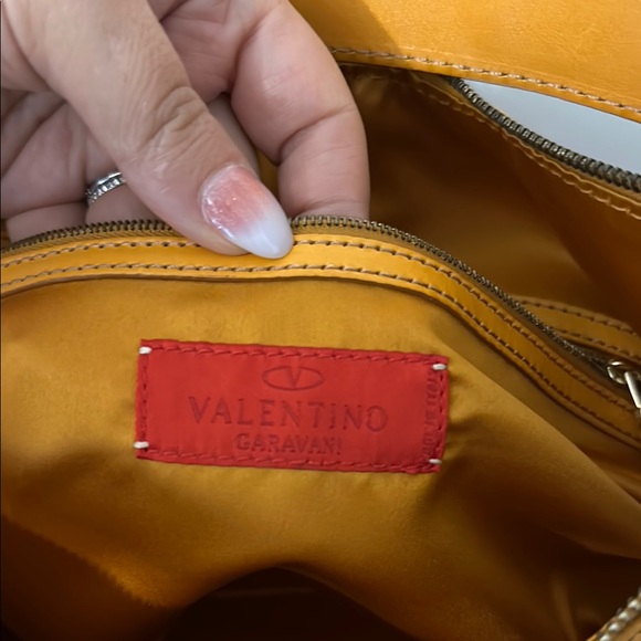 Valentino Garavani Vintage Mustard Leather Shoulder Bag - Picture 14 of 14